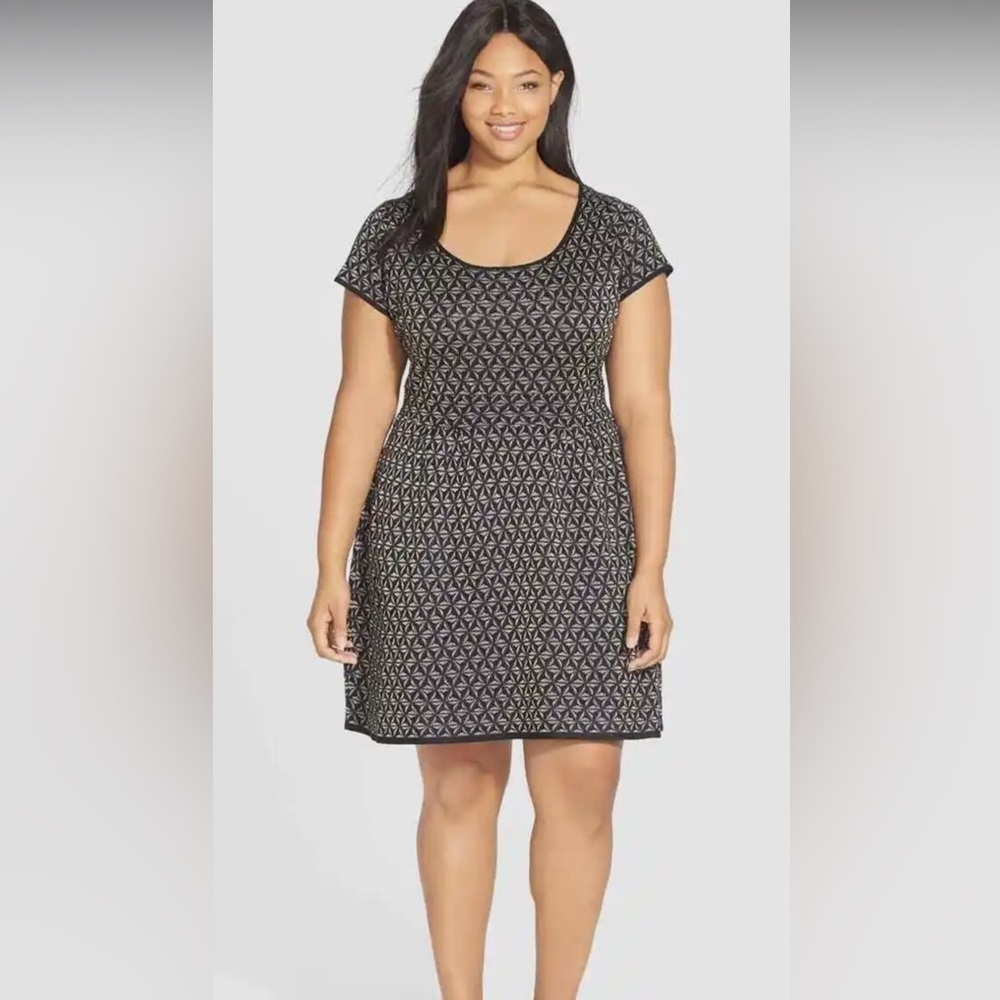 JESSICA SIMPSON TWYLAR JACQUARD
Women's SHEATH DRESS size 2X